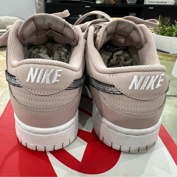 Nike Dunk Low SE in Fossil Stone and leopard print sneakers 8.5 - Picture 6 of 16